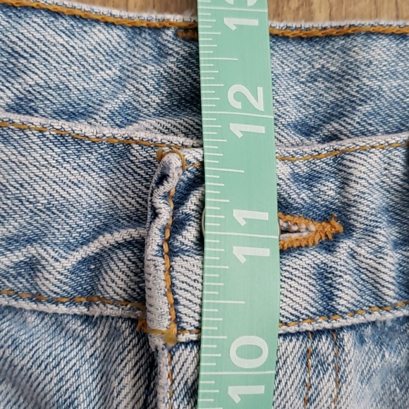 Levi's Vintage 550 Cut Off Shorts - Picture 6 of 10